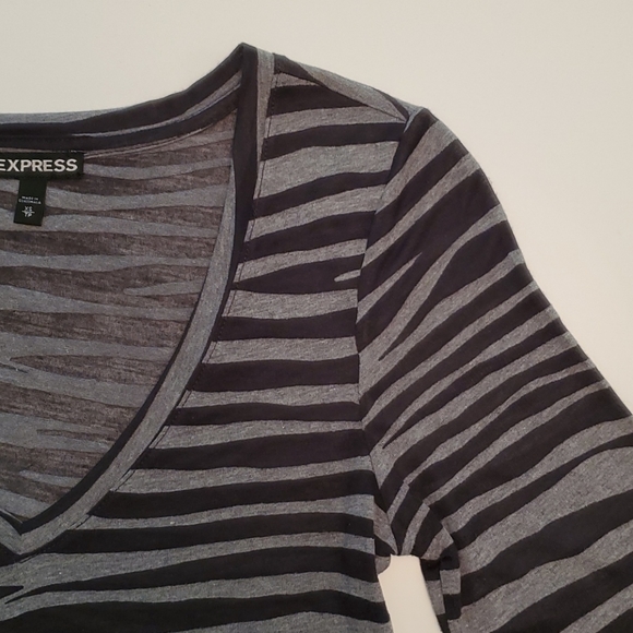 Express Gray/Black Zebra Sheer Long Sleeve Tee XS - Picture 2 of 7